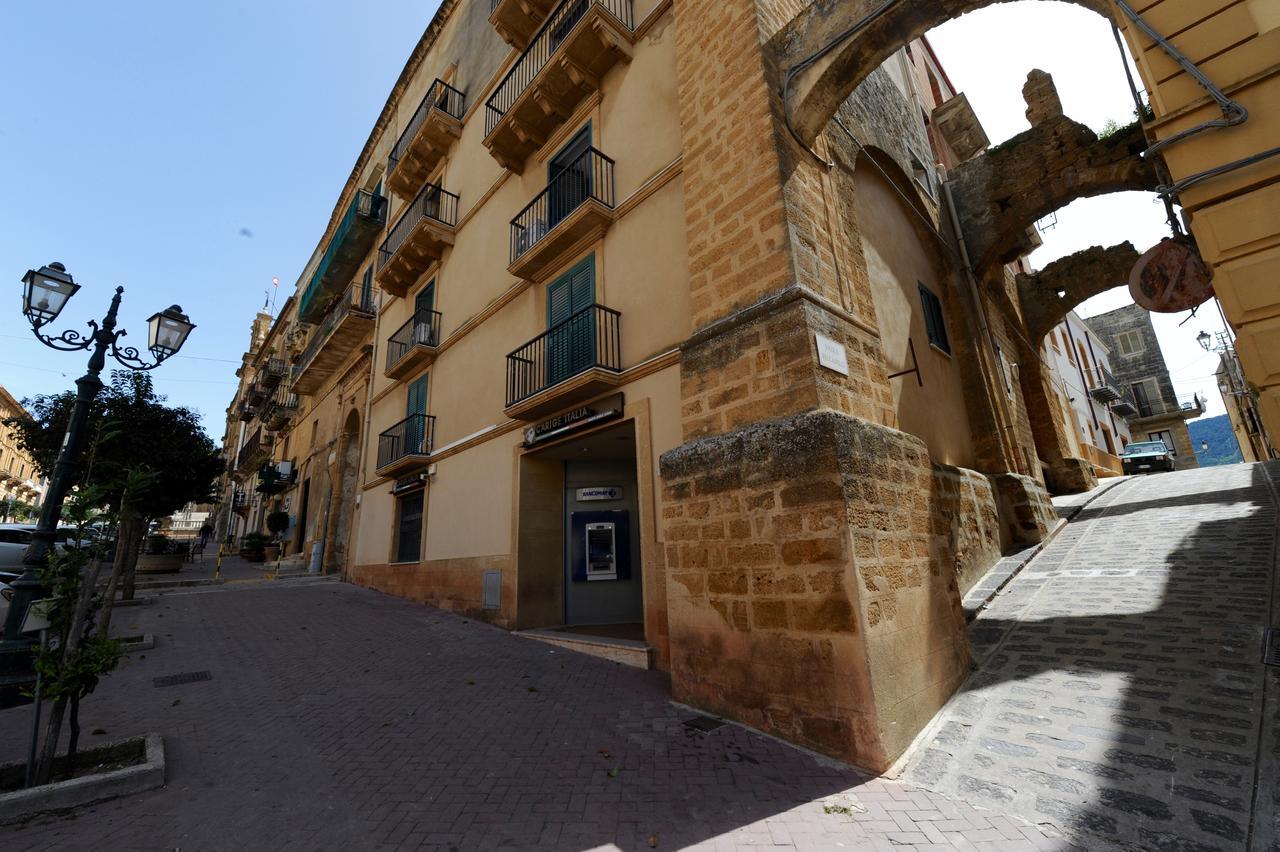 桑布卡迪西奇利亚Il Cortile Del Marchese Beccadelli住宿加早餐旅馆 外观 照片