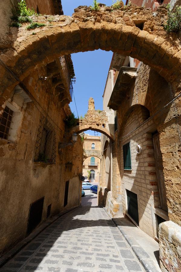 桑布卡迪西奇利亚Il Cortile Del Marchese Beccadelli住宿加早餐旅馆 外观 照片