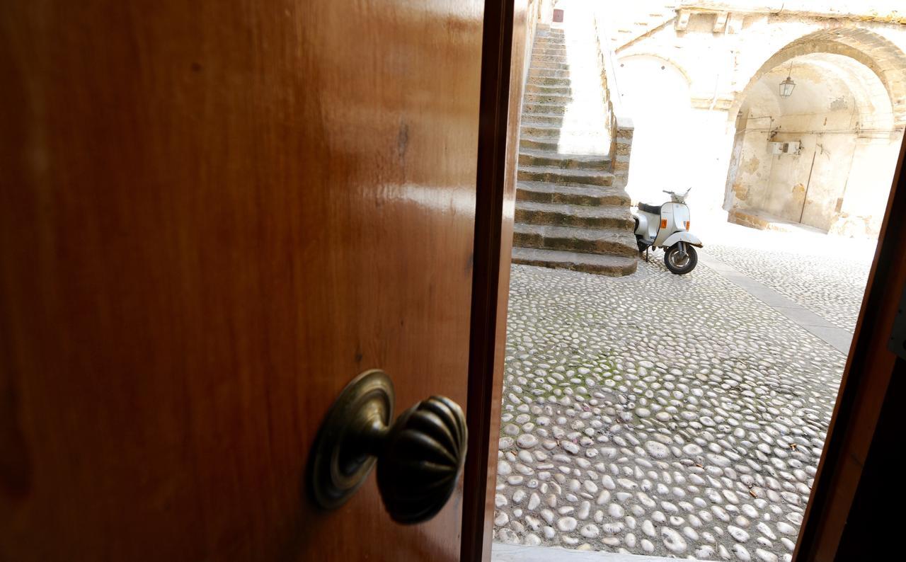 桑布卡迪西奇利亚Il Cortile Del Marchese Beccadelli住宿加早餐旅馆 外观 照片